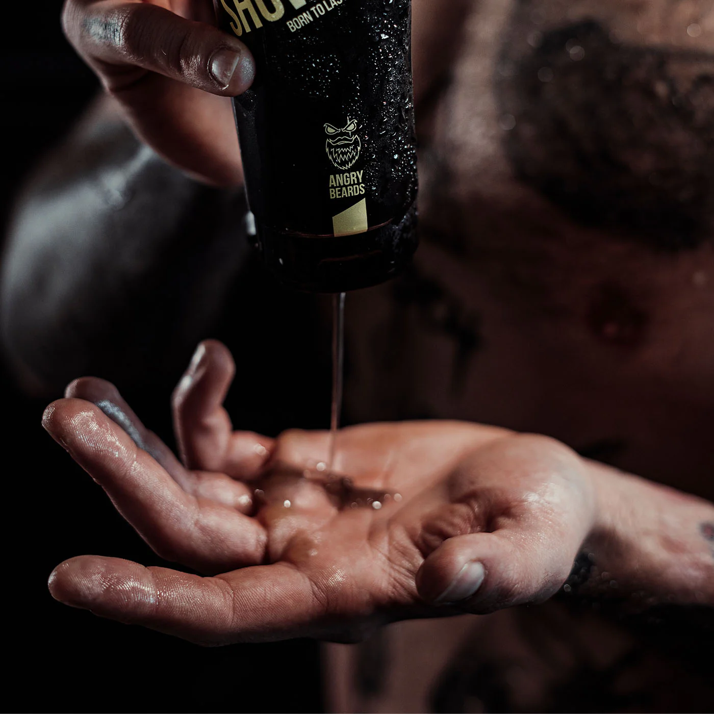 Angry Beards Dusjsåpe Kropp og Baller Urban Twofinger 230ml - Image 4