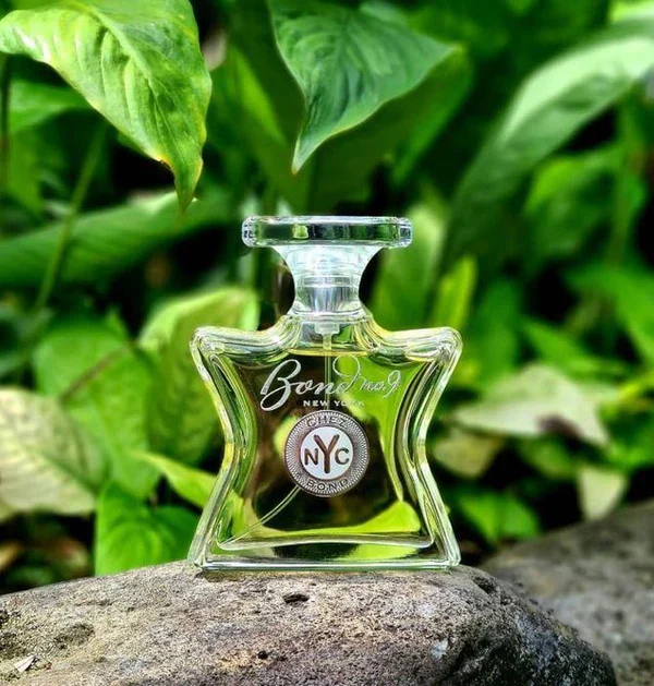 Chez Bond Bond No.9 Eau de Parfum 100ml - Image 3