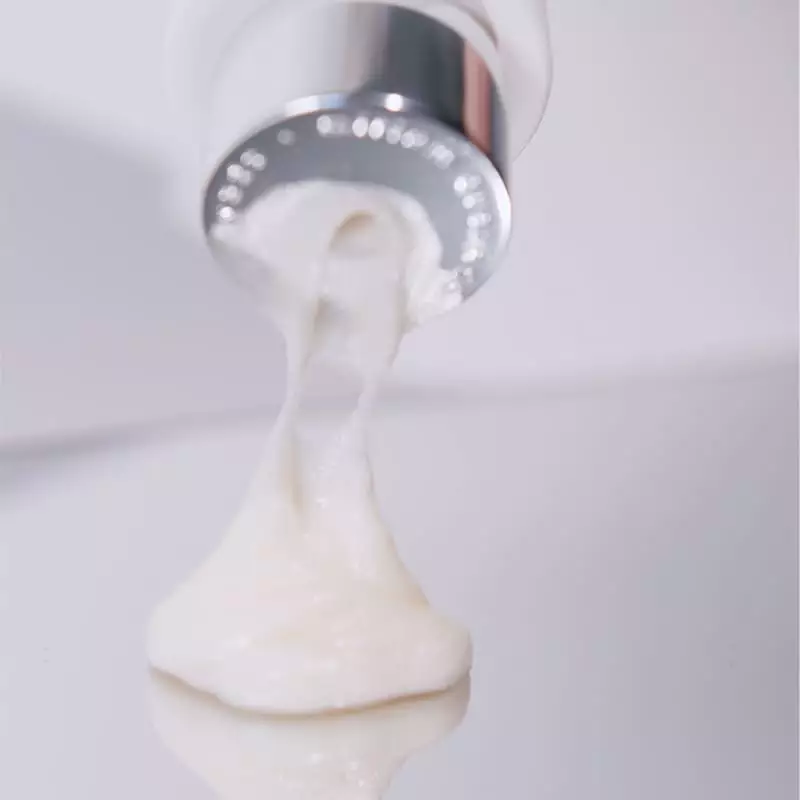 Miriam Quevedo Glacial White Caviar Hydra-Pure Rescue Masque - Image 3