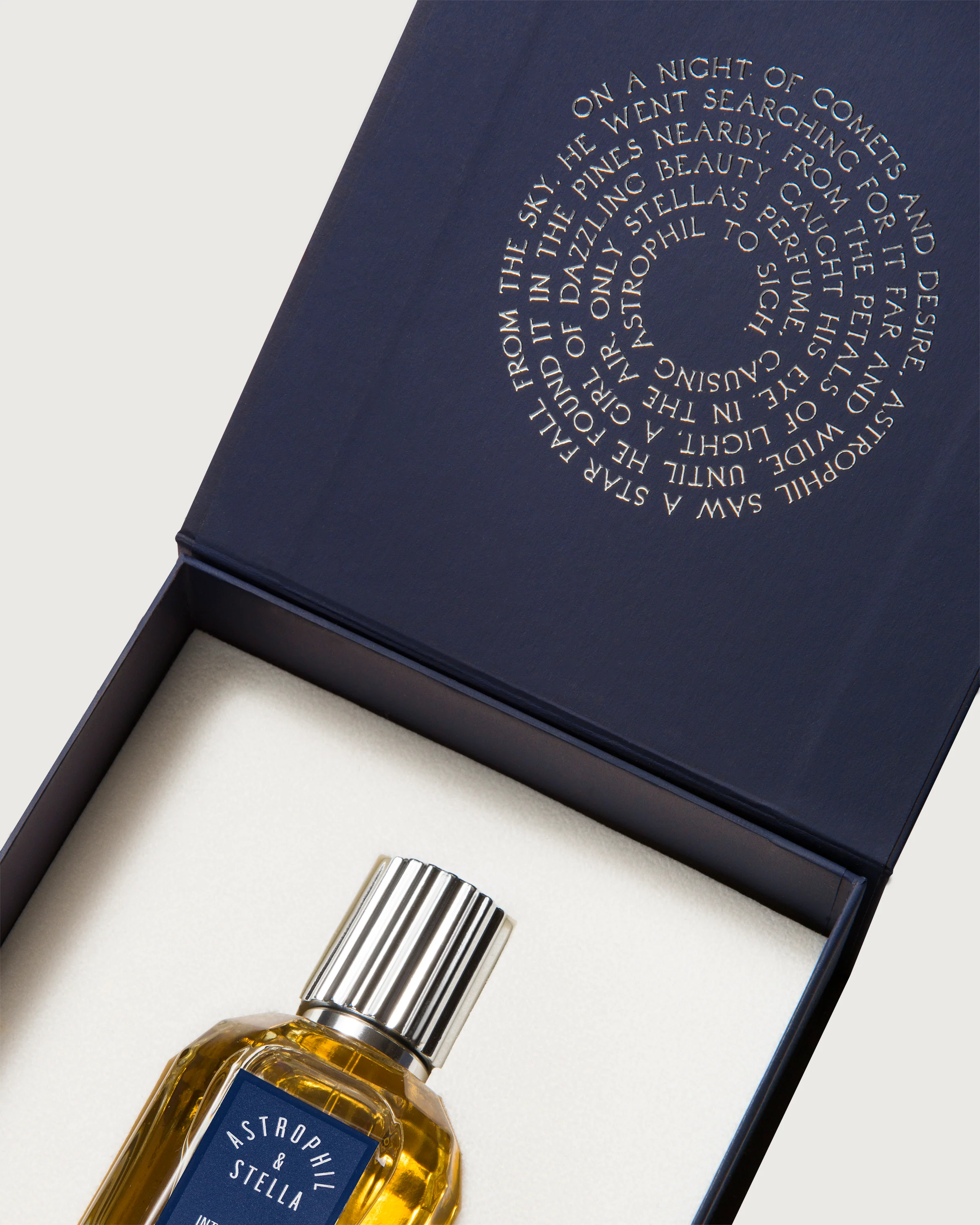 Into The Oud Astrophil & Stella Extrait de Parfum 50ml - Image 3