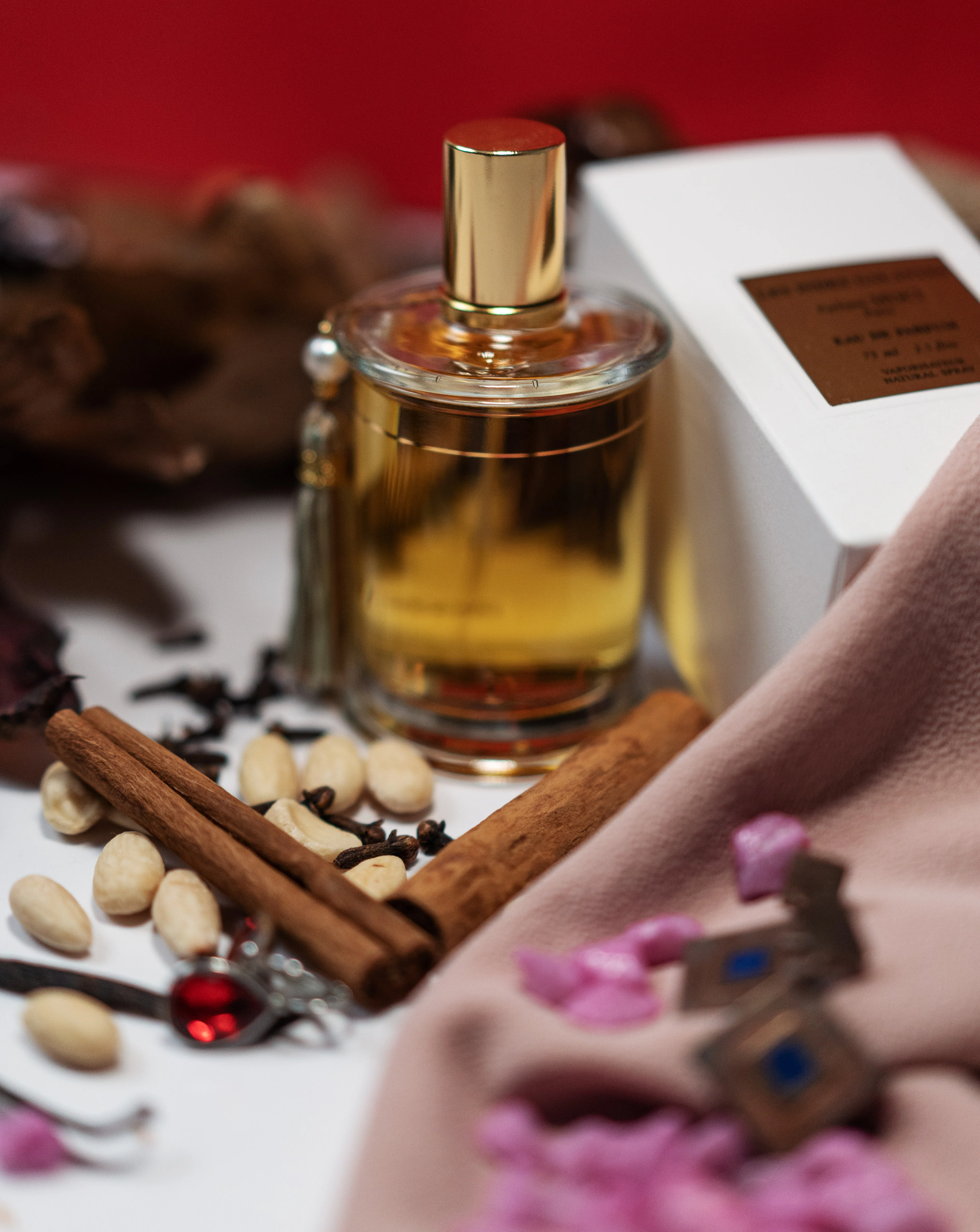 Les Indes Galantes MDCI Parfums Eau de Parfum Sample - Image 9