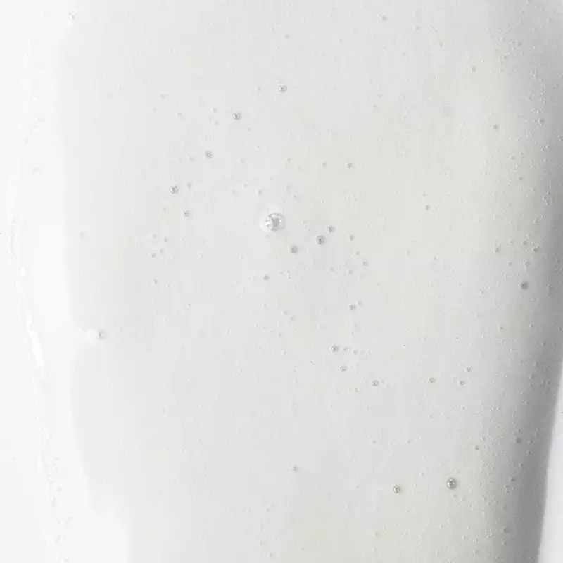Miriam Quevedo Black Baccara Hair Multiplying Leave-In Conditioner 150ml - Image 2