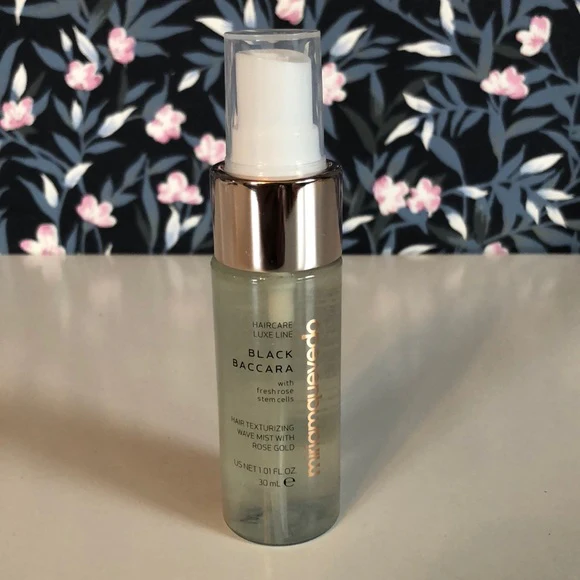 Miriam Quevedo Mini Dose Black Baccara Hair Texturizing Wave Mist with Rose Gold 30ml - Image 2