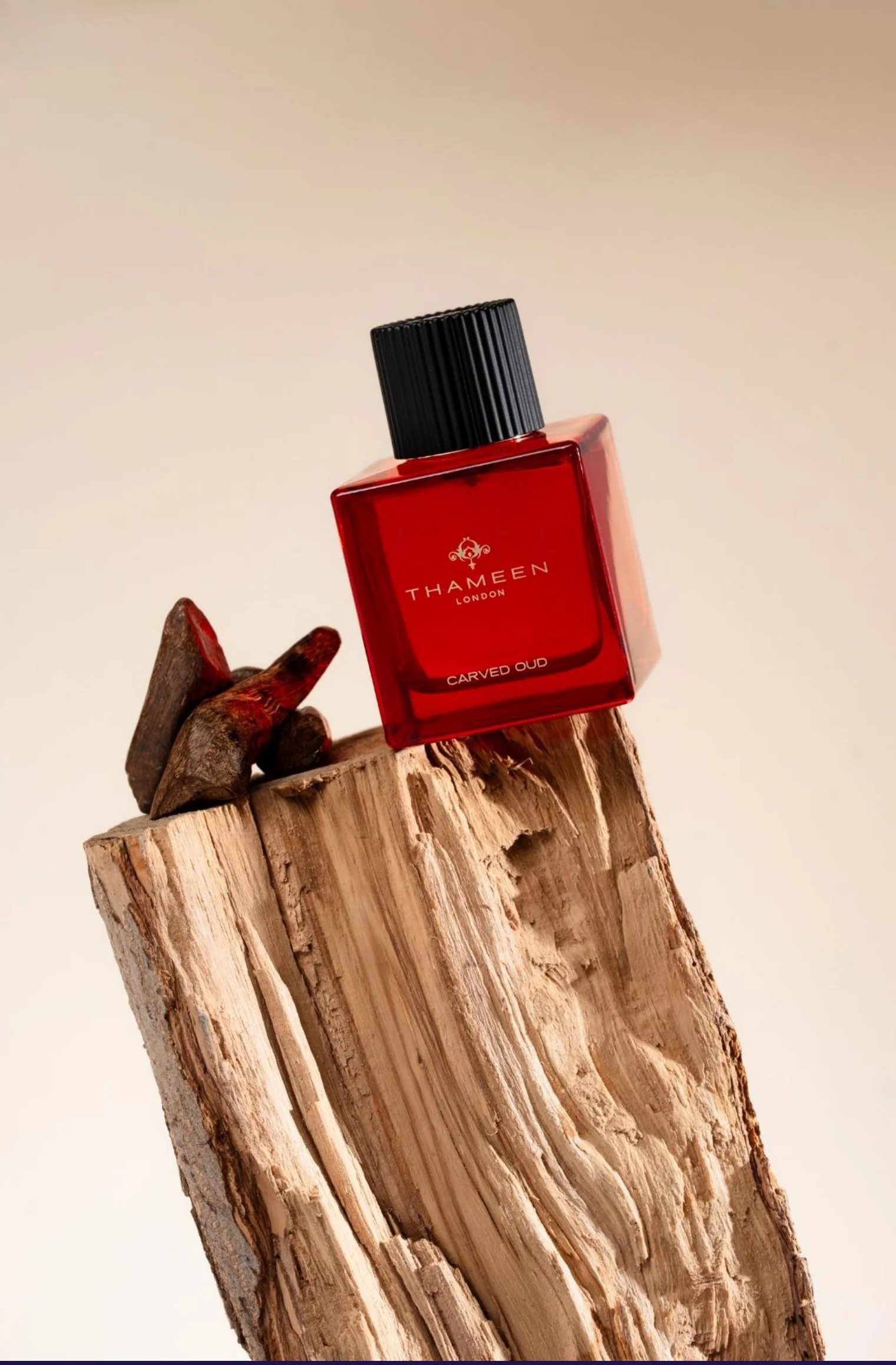 Red Carved Oud Thameen Limited Edition Extrait de Parfum 100ml - Image 5